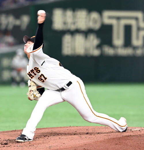 巨人対中日　巨人の先発井上（撮影・たえ見朱実）