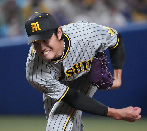 中日対阪神　3回裏、力投する阪神先発の藤浪（撮影・森本幸一）
