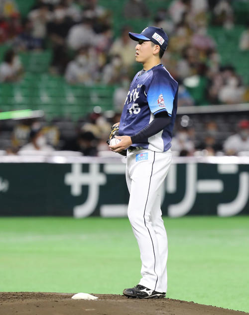 ソフトバンク対西武　1回裏ソフトバンク1死満塁、隅田はデスパイネに先制の2点適時打を浴び、悔しげな表情を見せる（撮影・屋方直哉）