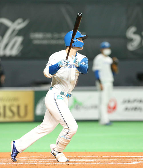 日本ハム対ロッテ　2回裏日本ハム2死満塁、清宮は右越え満塁本塁打を放つ（撮影・佐藤翔太）