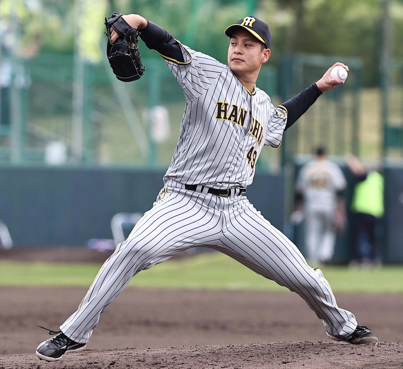 シート打撃練習で登板する大竹（撮影・上田博志）