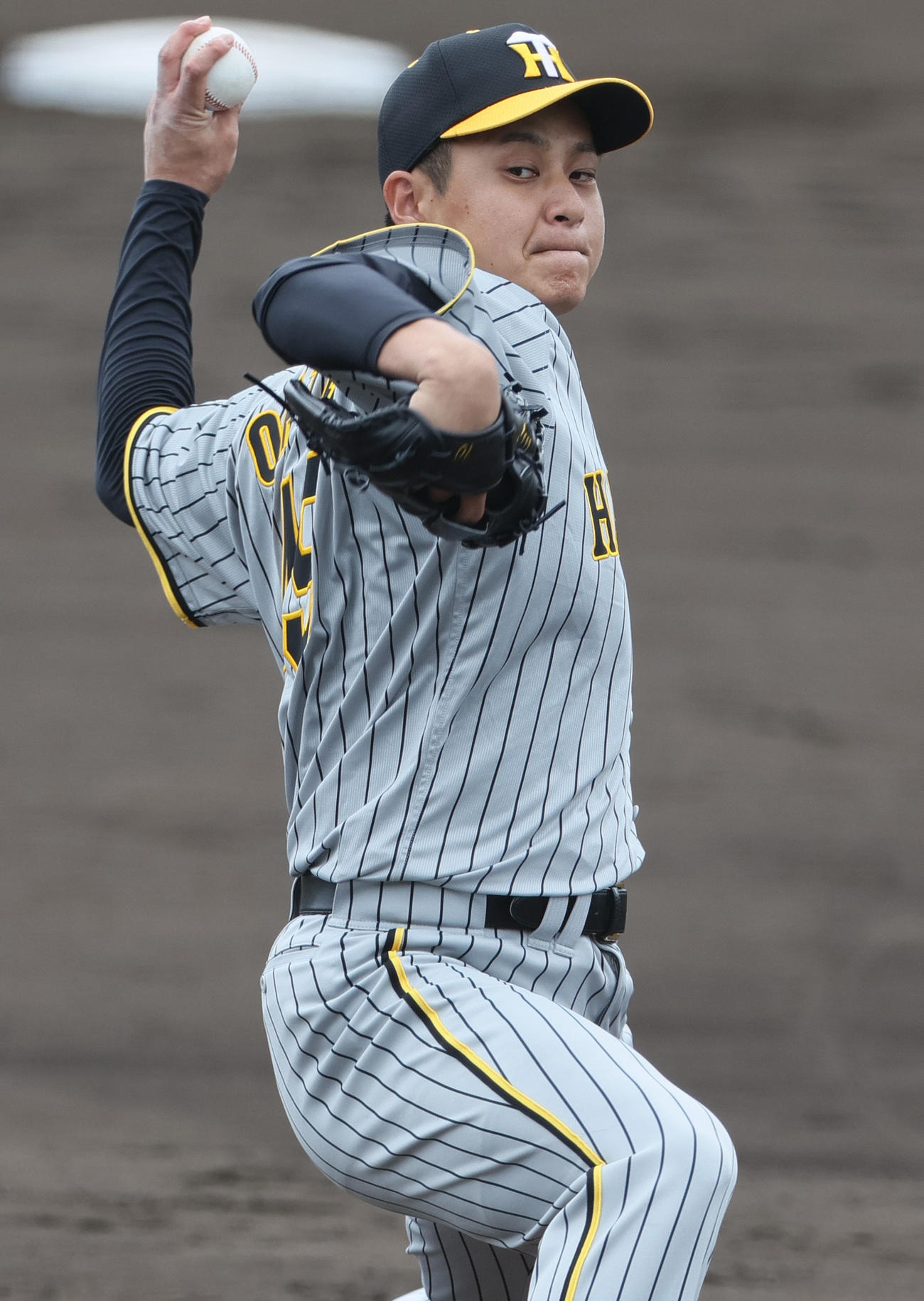 シート打撃に登板する大竹（撮影・上山淳一）