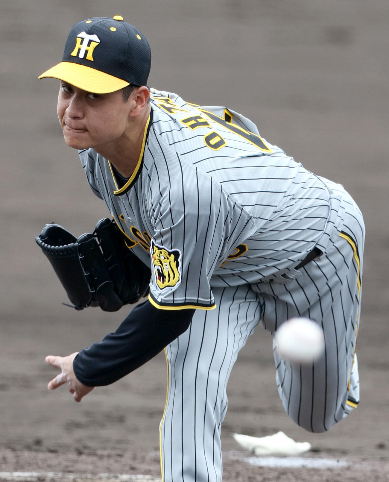 シート打撃で登板する大竹（撮影・上山淳一）