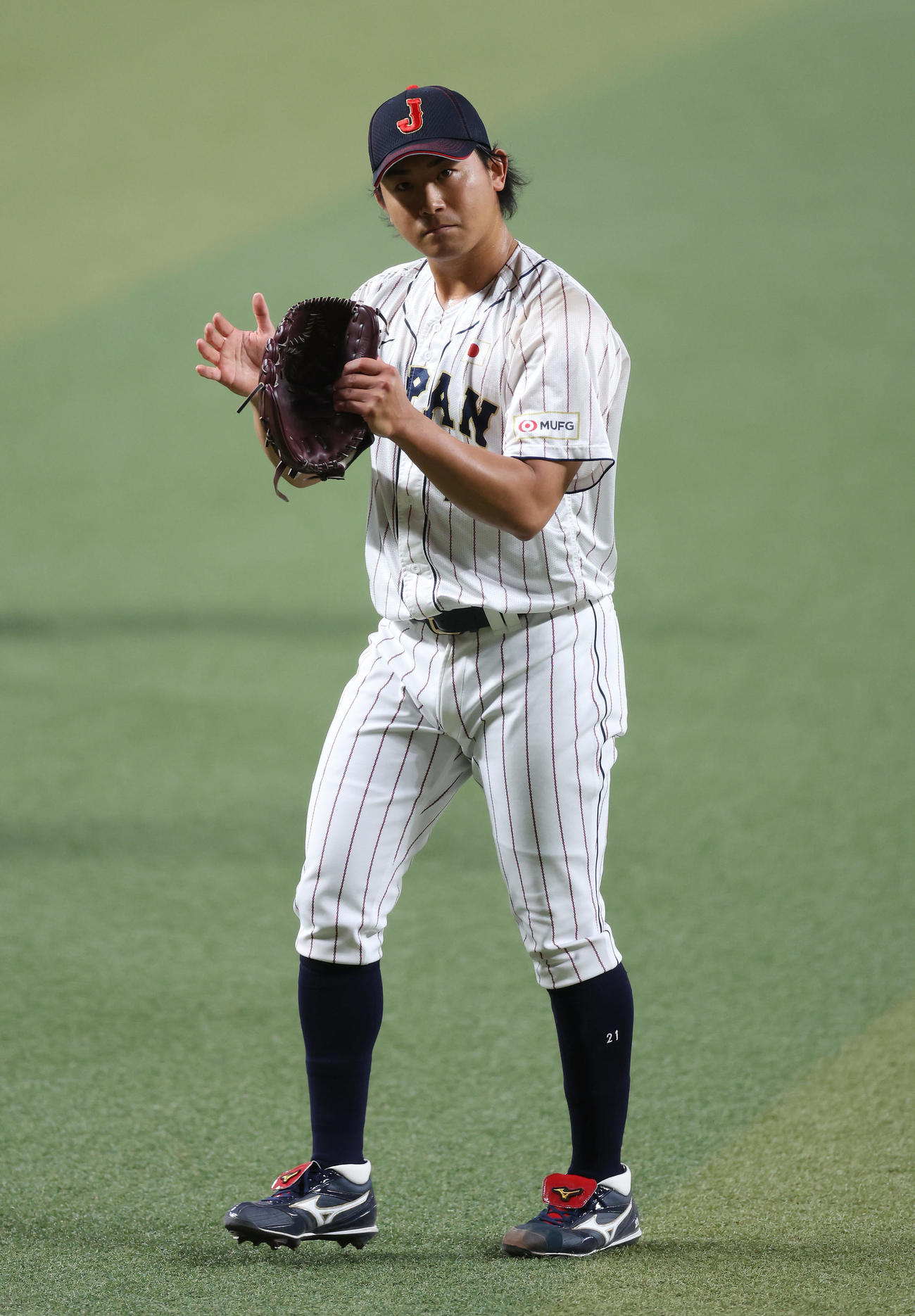 侍ジャパン対中日　1回表中日2死一、二塁、カリステをけん制で刺しピンチをしのぐ今永（撮影・前田充）