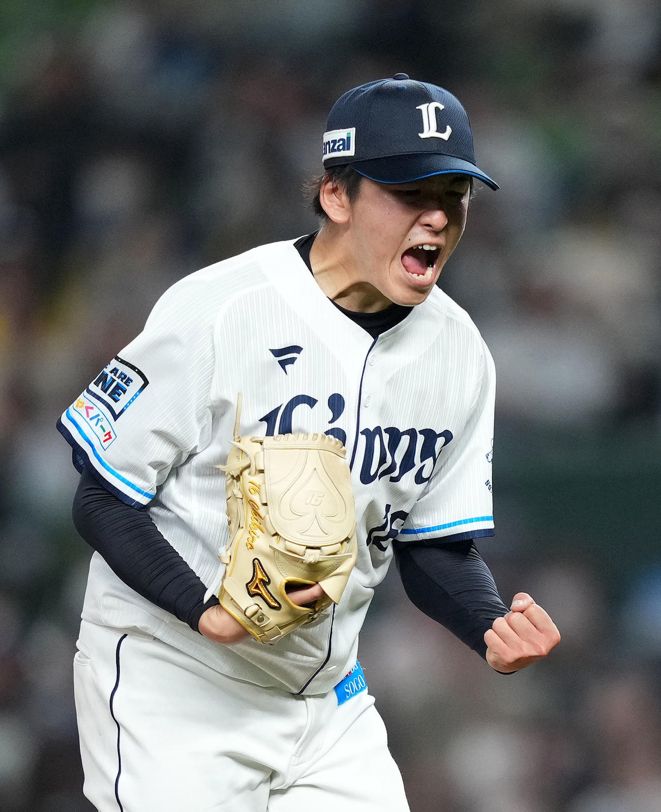 西武対ソフトバンク　6回表を無失点に抑え雄たけびを上げる西武隅田（撮影・横山健太）