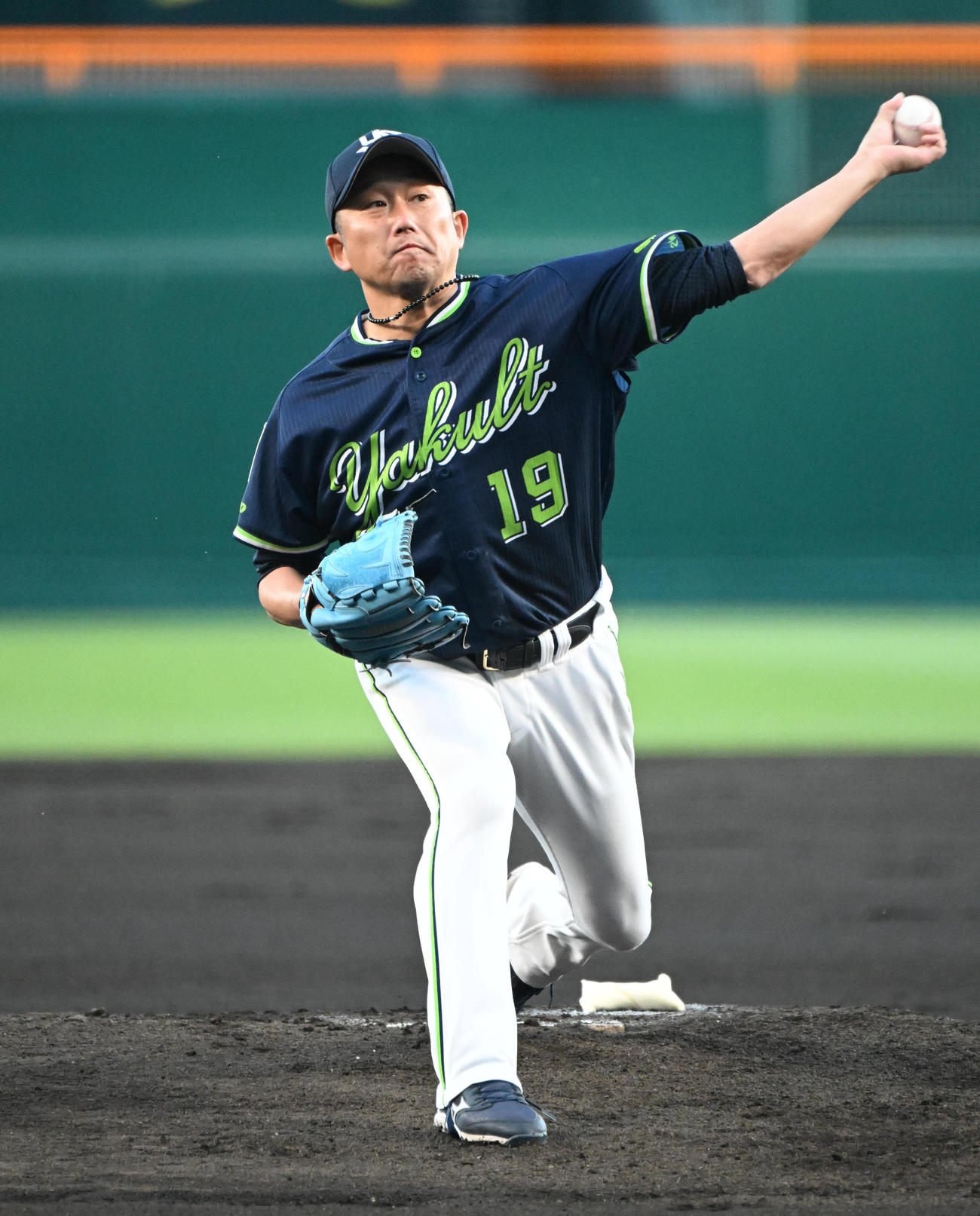 阪神対ヤクルト　力投するヤクルト先発の石川（撮影・石井愛子）