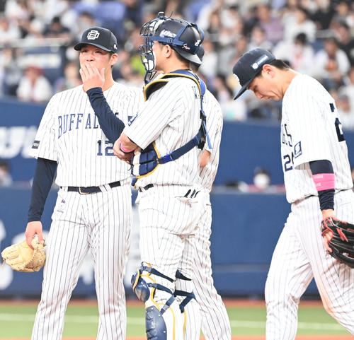 オリックス対ソフトバンク　逆転を許し6回表途中で降板するオリックス山下（撮影・和賀正仁）