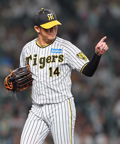阪神対ヤクルト　阪神2番手の岩貞は8回を無失点に抑える（撮影・上田博志）
