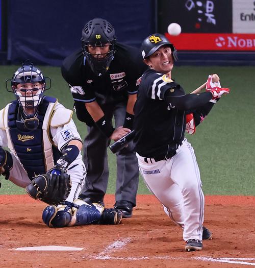 オリックス対ソフトバンク　8回表ソフトバンク1死満塁、今宮は遊撃併殺打に倒れる（撮影・上田博志）
