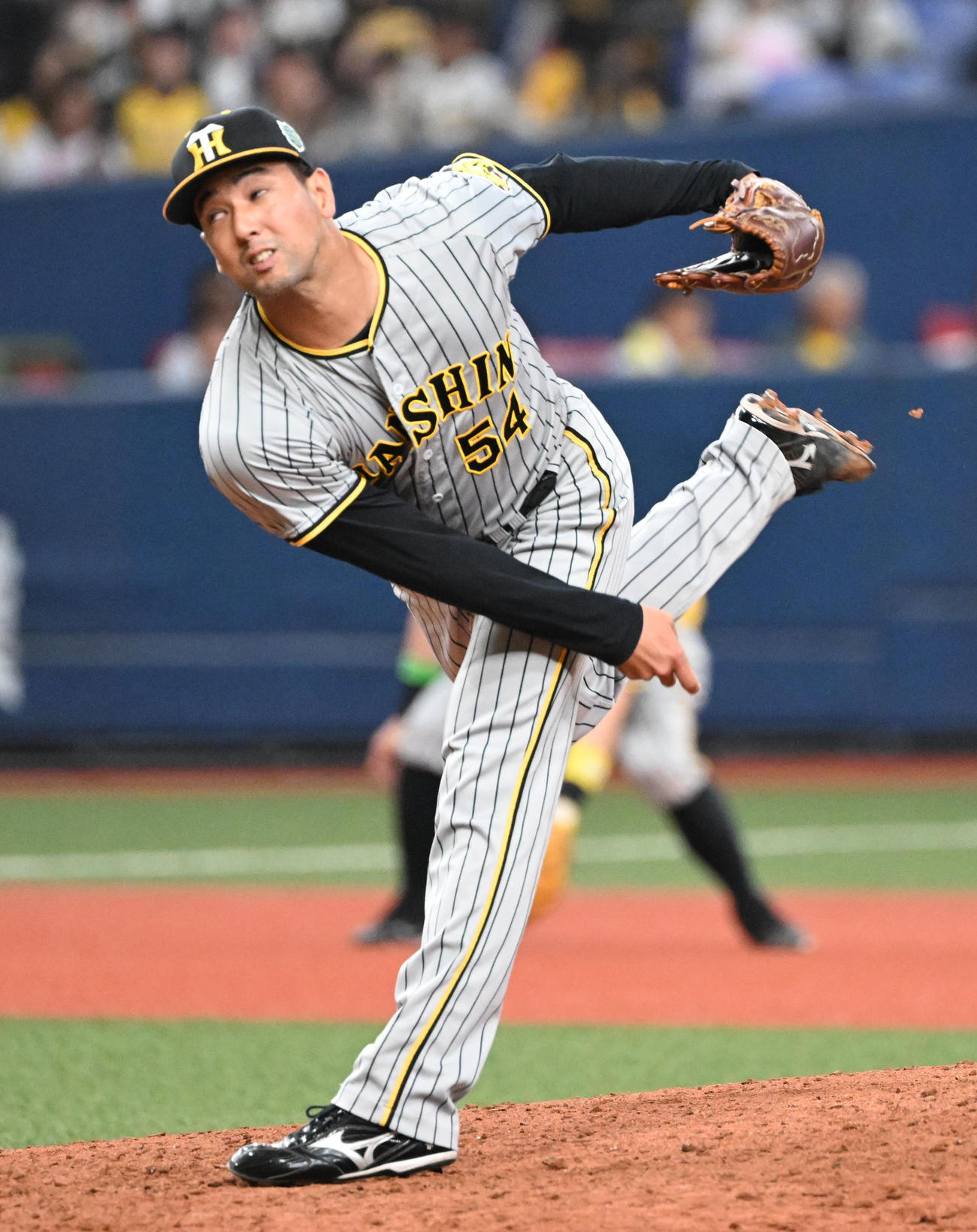 オリックス対阪神　8回に登板する阪神加治屋（撮影・和賀正仁）