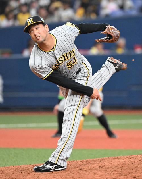 オリックス対阪神　8回に登板する阪神加治屋（撮影・和賀正仁）