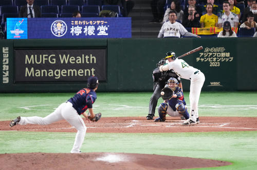 日本対オーストラリア　5回裏オーストラリア2死、三振に倒れるルーク・スミス。投手早川（撮影・菅敏）