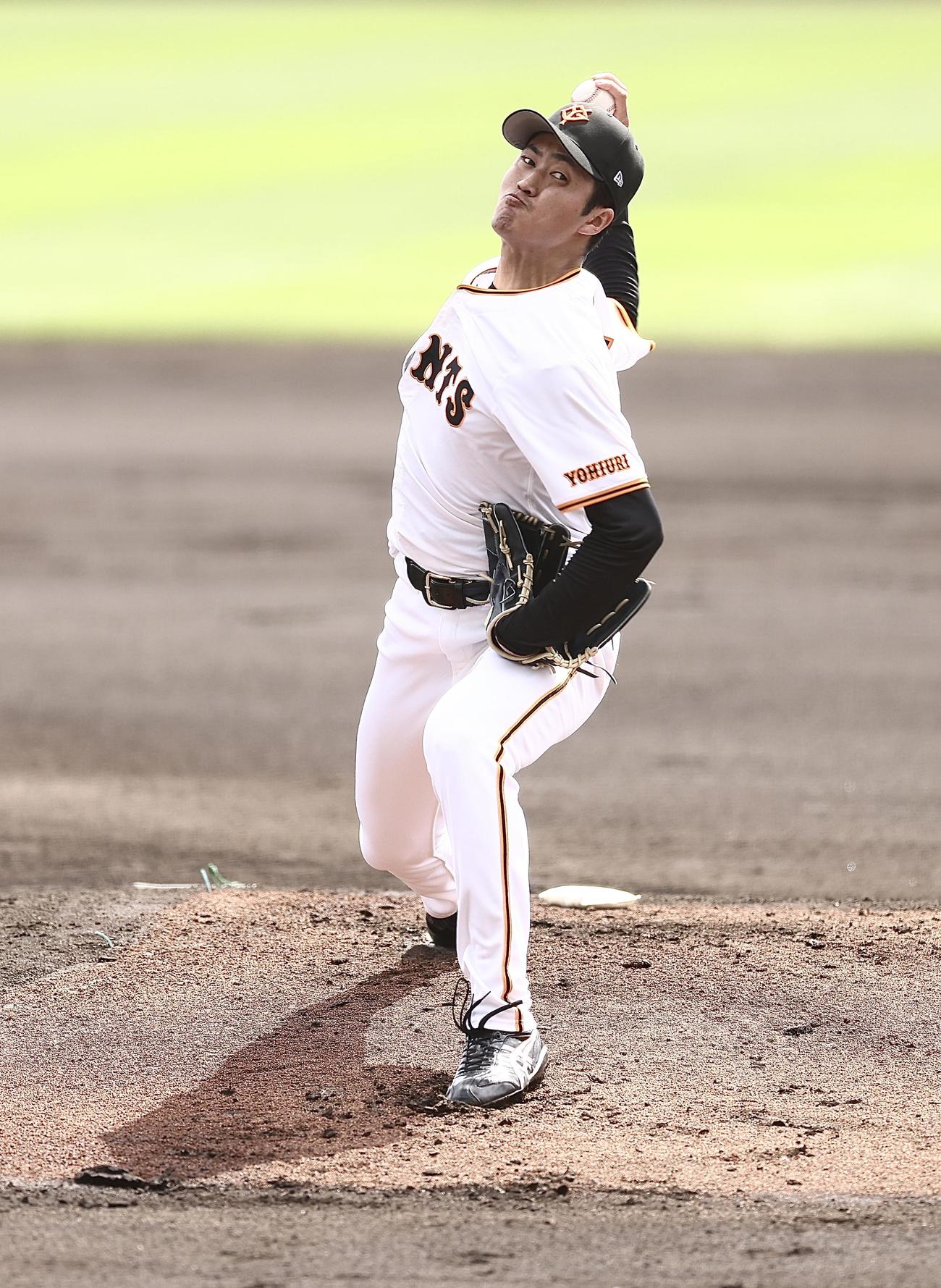 巨人対サムスン　先発登板する巨人西舘（撮影・河田真司）