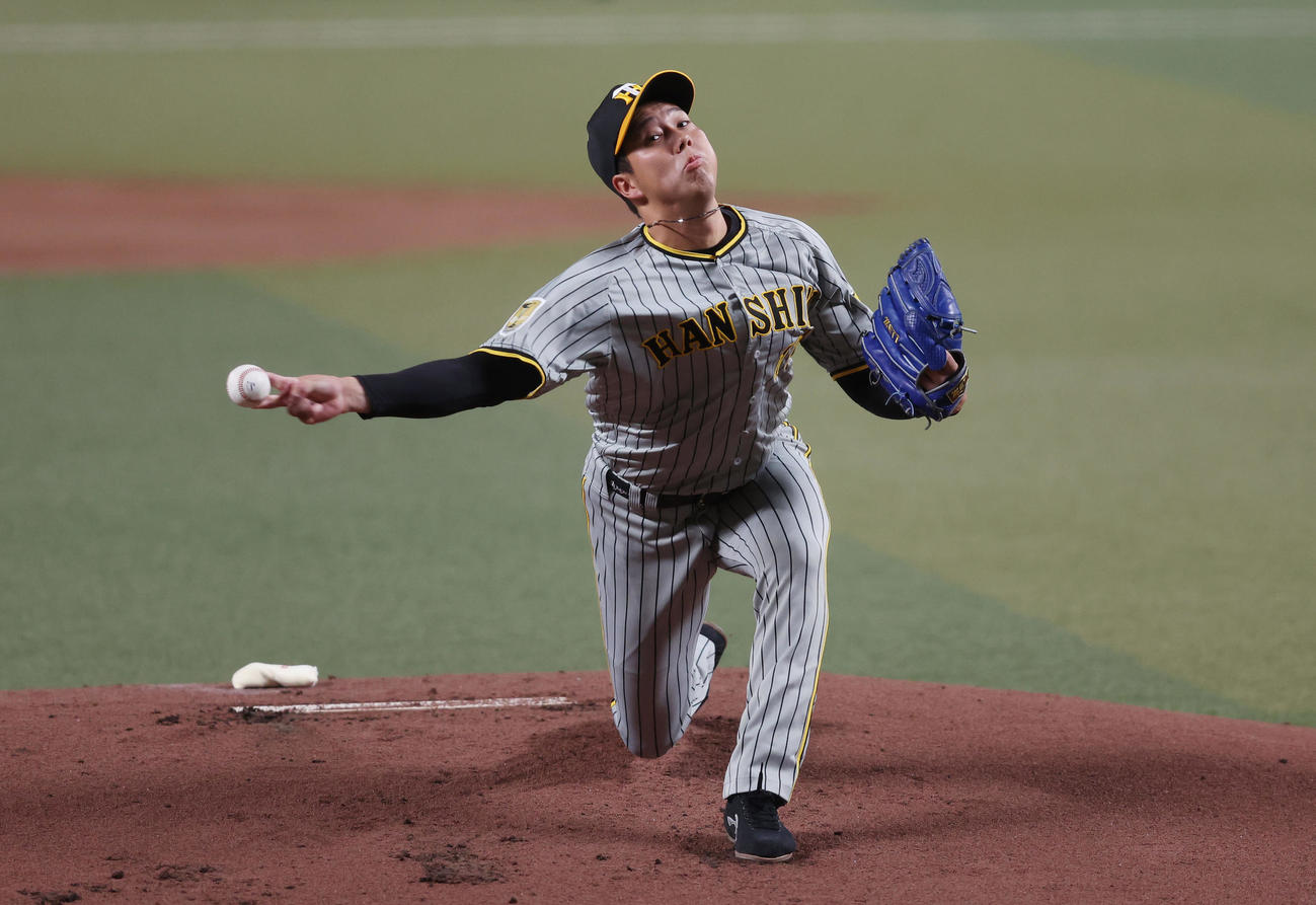 中日対阪神　力投する阪神先発の青柳（撮影・前田充）