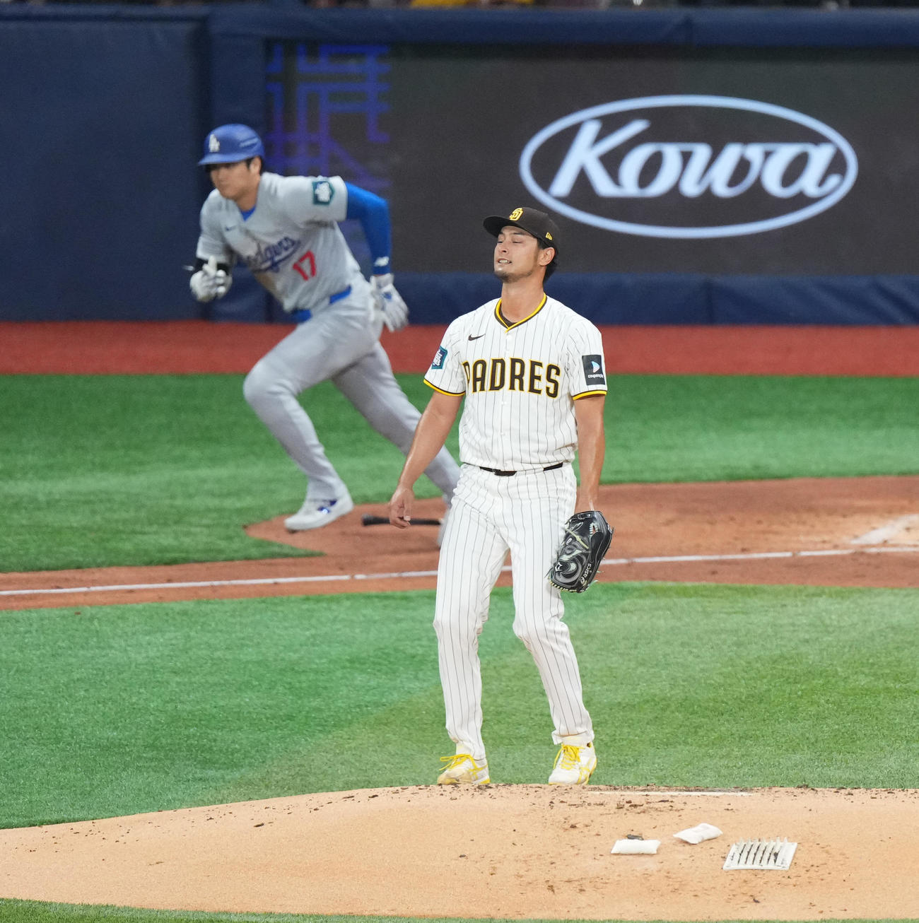 パドレス対ドジャース　3回表ドジャース2死、ダルビッシュは大谷に右前打を許す（撮影・菅敏）