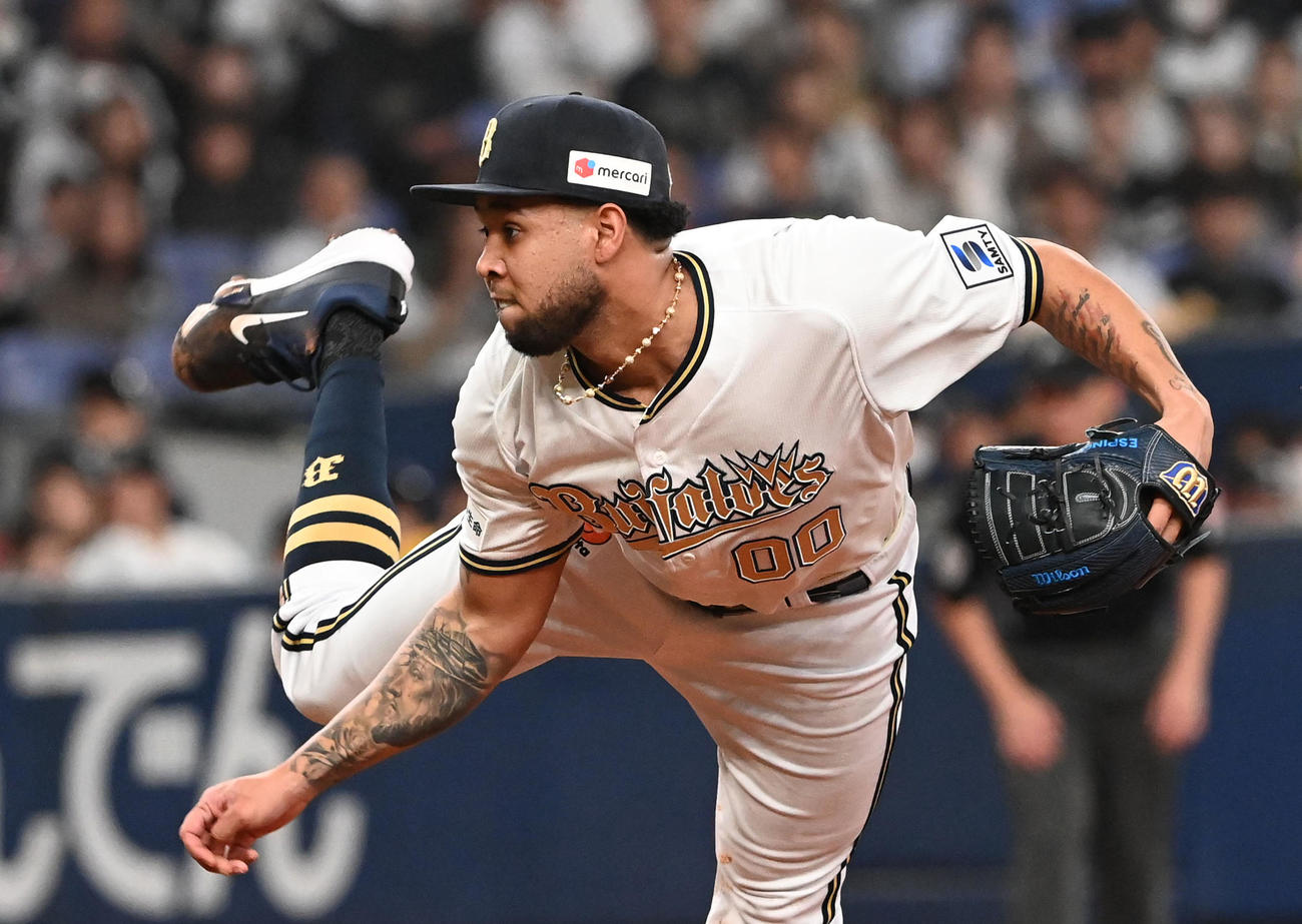 オリックス対ソフトバンク　オリックス先発のエスピノーザ（撮影・前岡正明）