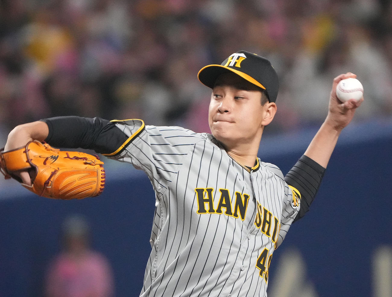 中日対阪神　1回裏、登板する阪神先発の大竹（撮影・森本幸一）