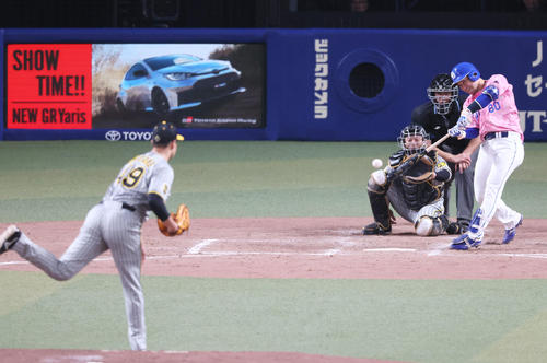 中日対阪神　5回裏中日1死、山本に右前打を浴びる大竹（撮影・加藤哉）