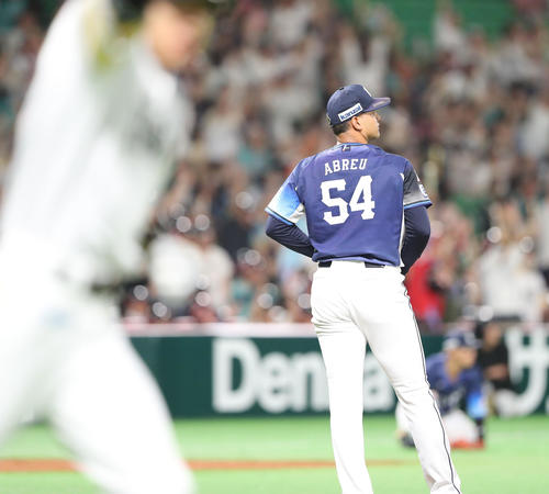 ソフトバンク対西武　9回裏ソフトバンク2死一、二塁、柳田に右中間逆転サヨナラ3点本塁打を浴びたアブレイユ（撮影・梅根麻紀）