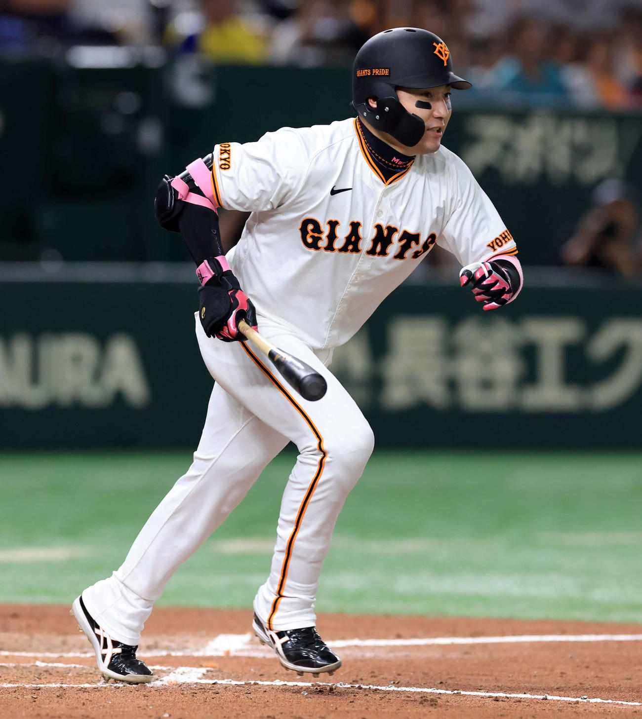 巨人対ソフトバンク　7回裏巨人2死、丸は右二塁打を放つ（撮影・浅見桂子）