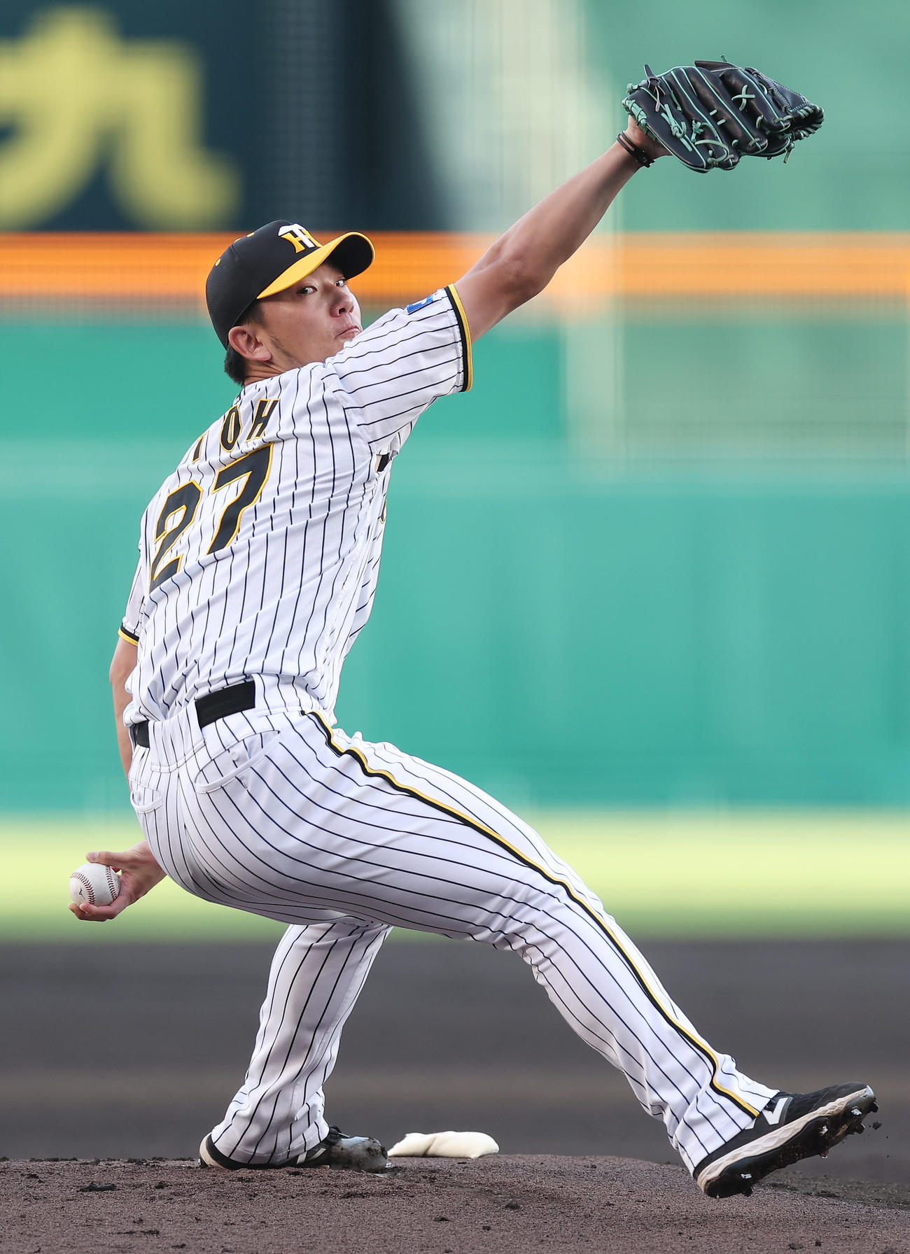阪神対DeNA　力投する阪神先発の伊藤将（撮影・前田充）