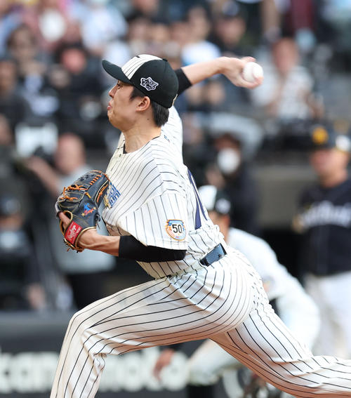 日本ハム対ソフトバンク　9回表から登板する田中正（撮影・佐藤翔太）