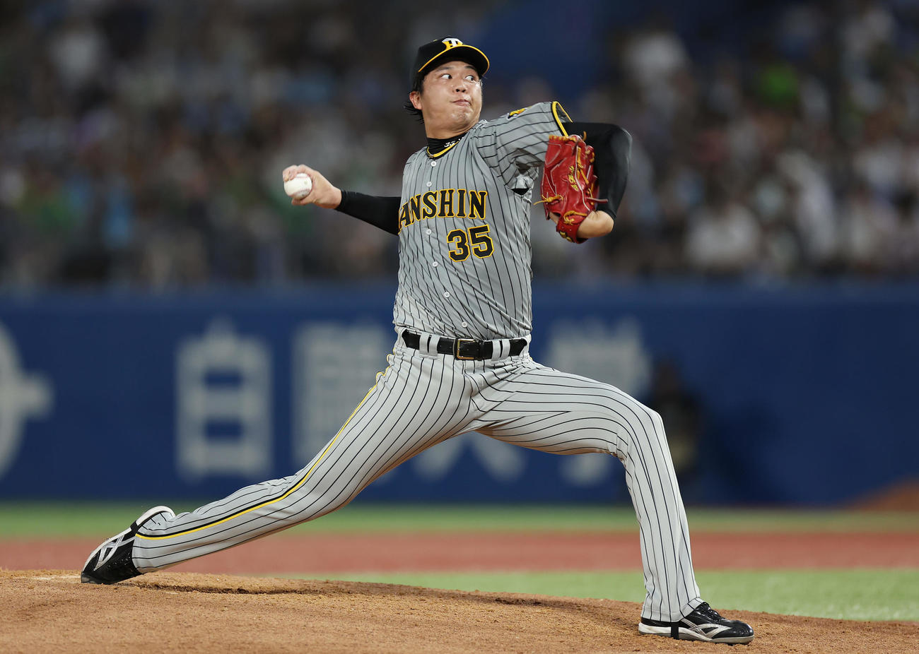 ヤクルト対阪神　力投する阪神先発の才木（撮影・前田充）