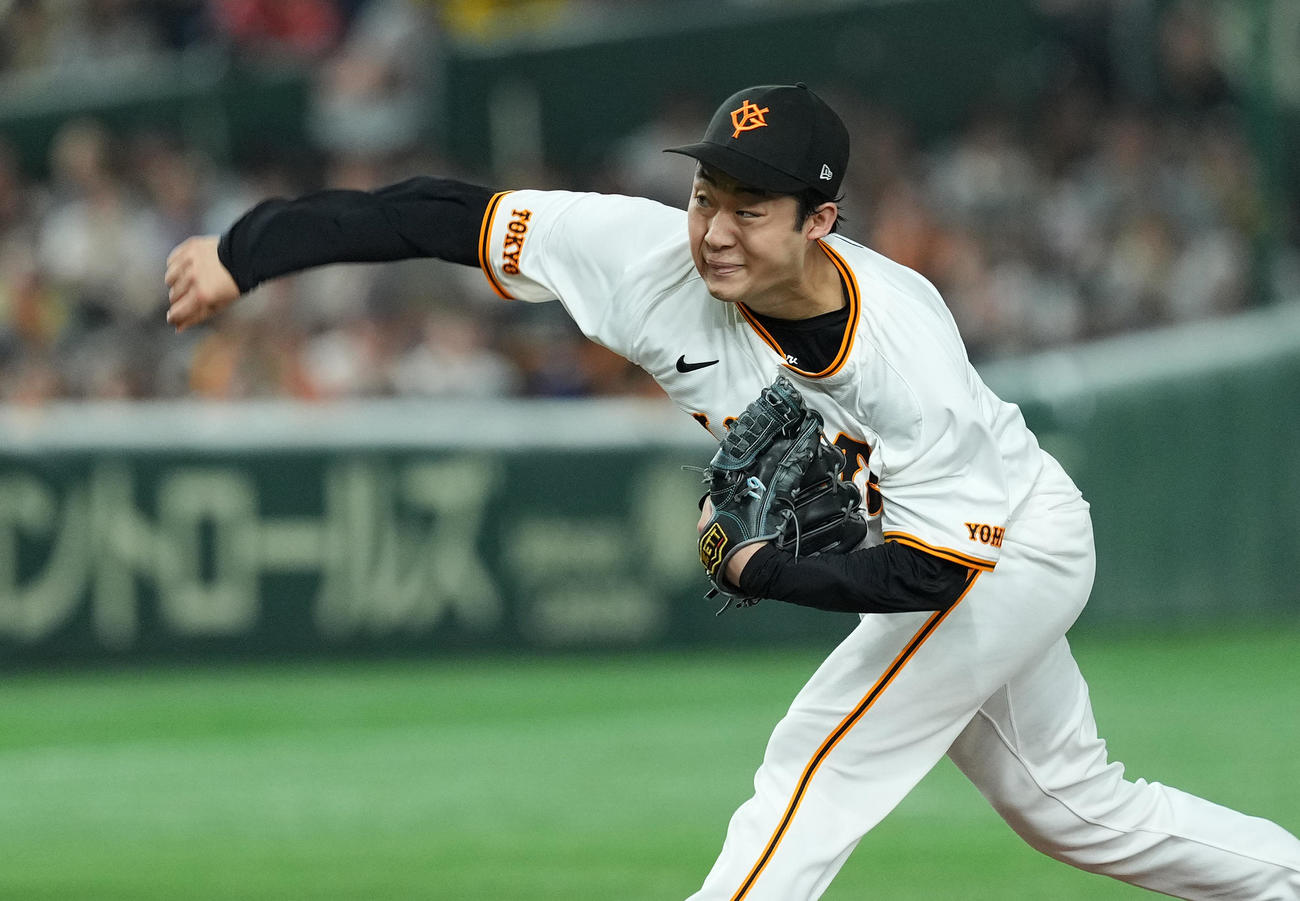 巨人対阪神　5回、力投する巨人山崎伊（撮影・菅敏）