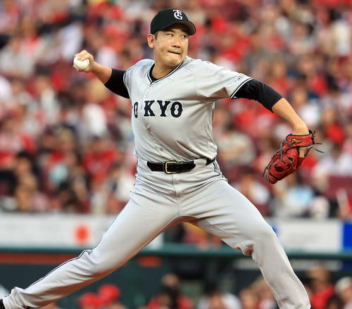 広島対巨人　力投する巨人先発の菅野（撮影・浅見桂子）