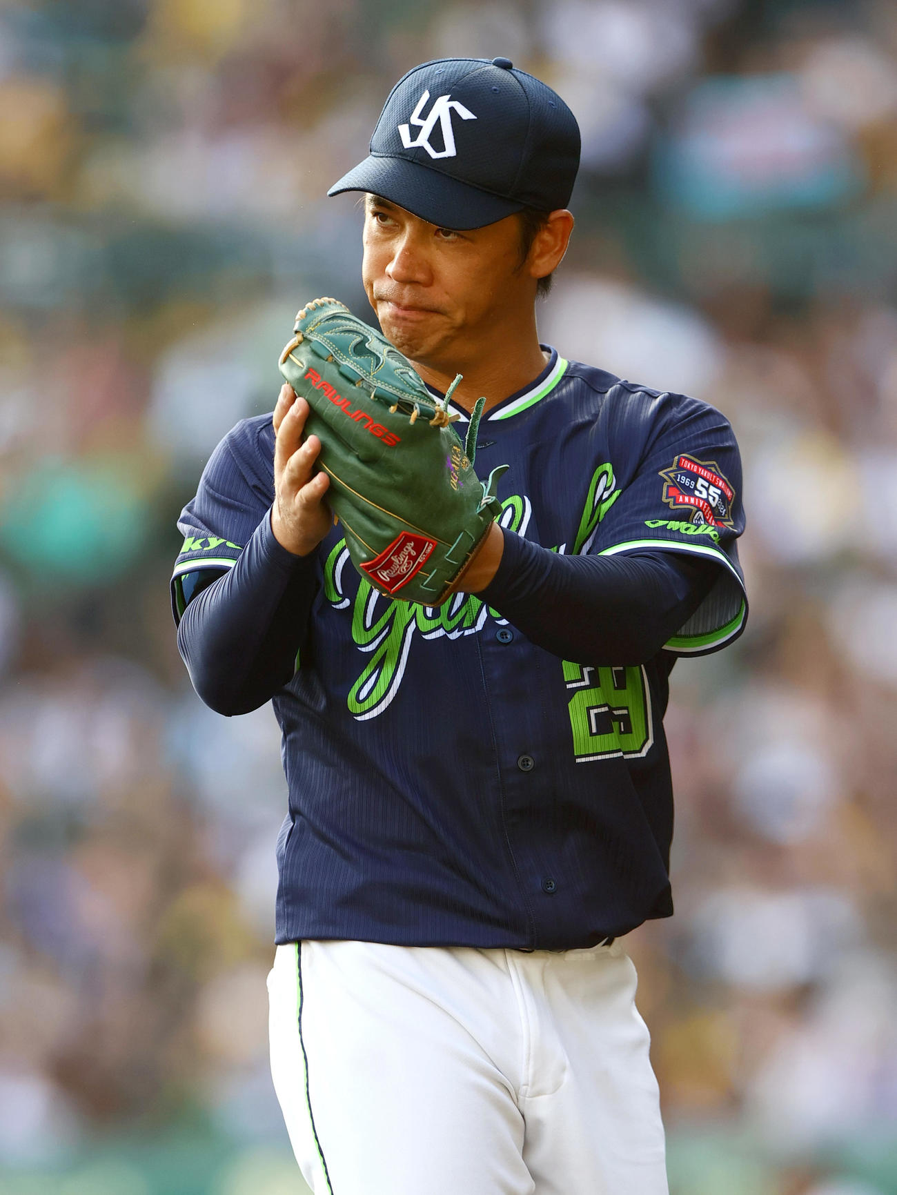 阪神対ヤクルト　6回裏阪神無死一、二塁、小川は交代となり田口にマウンドを託す（撮影・上山淳一）