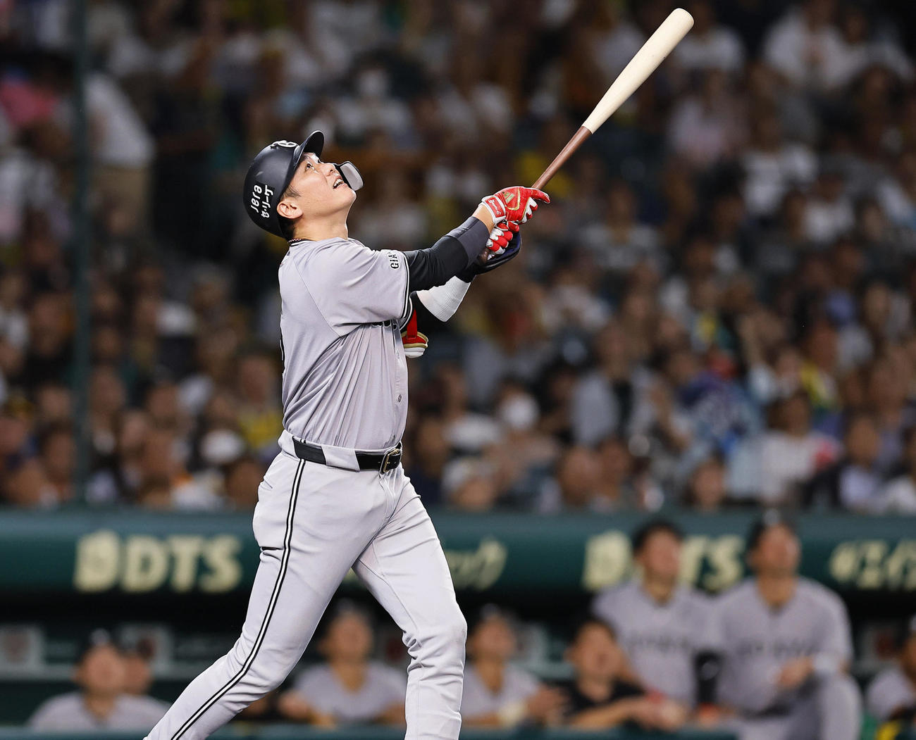 阪神対巨人　4回表巨人1死一、三塁、坂本は二飛に倒れる（撮影・藤尾明華）