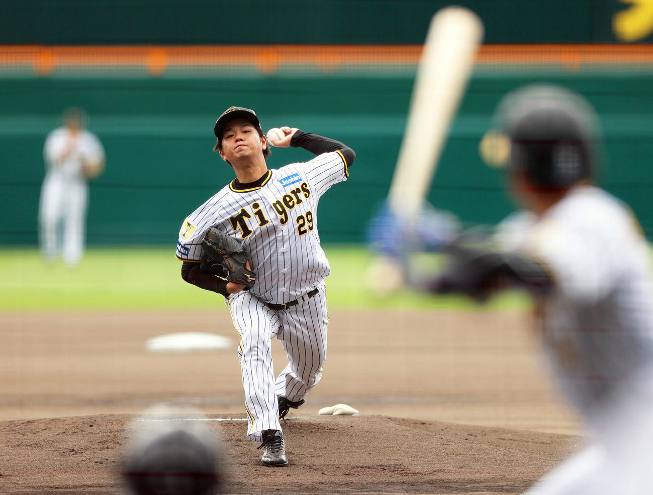 シート打撃に登板する阪神高橋遥人（2024年10月9日）