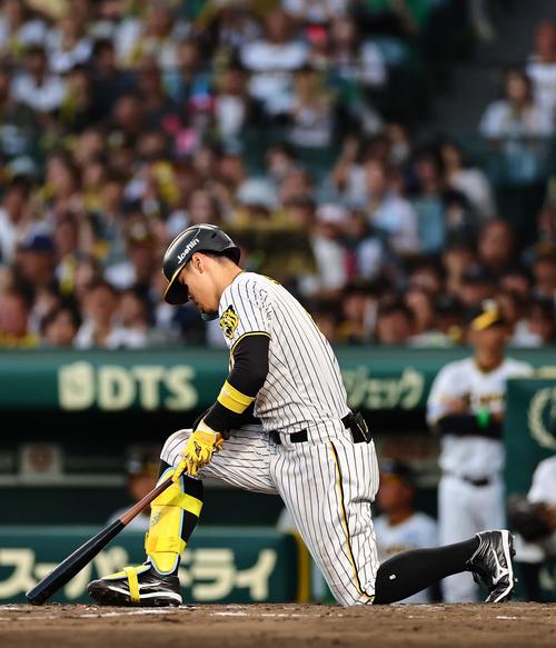 阪神対DeNA 9回裏阪神無死一塁、佐藤輝は3つ目の三振に倒れる（撮影・上田博志）