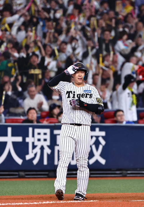 阪神対DeNA 7回裏阪神2死一、二塁、大山は2点適時三塁打を放つ（撮影・上田博志）