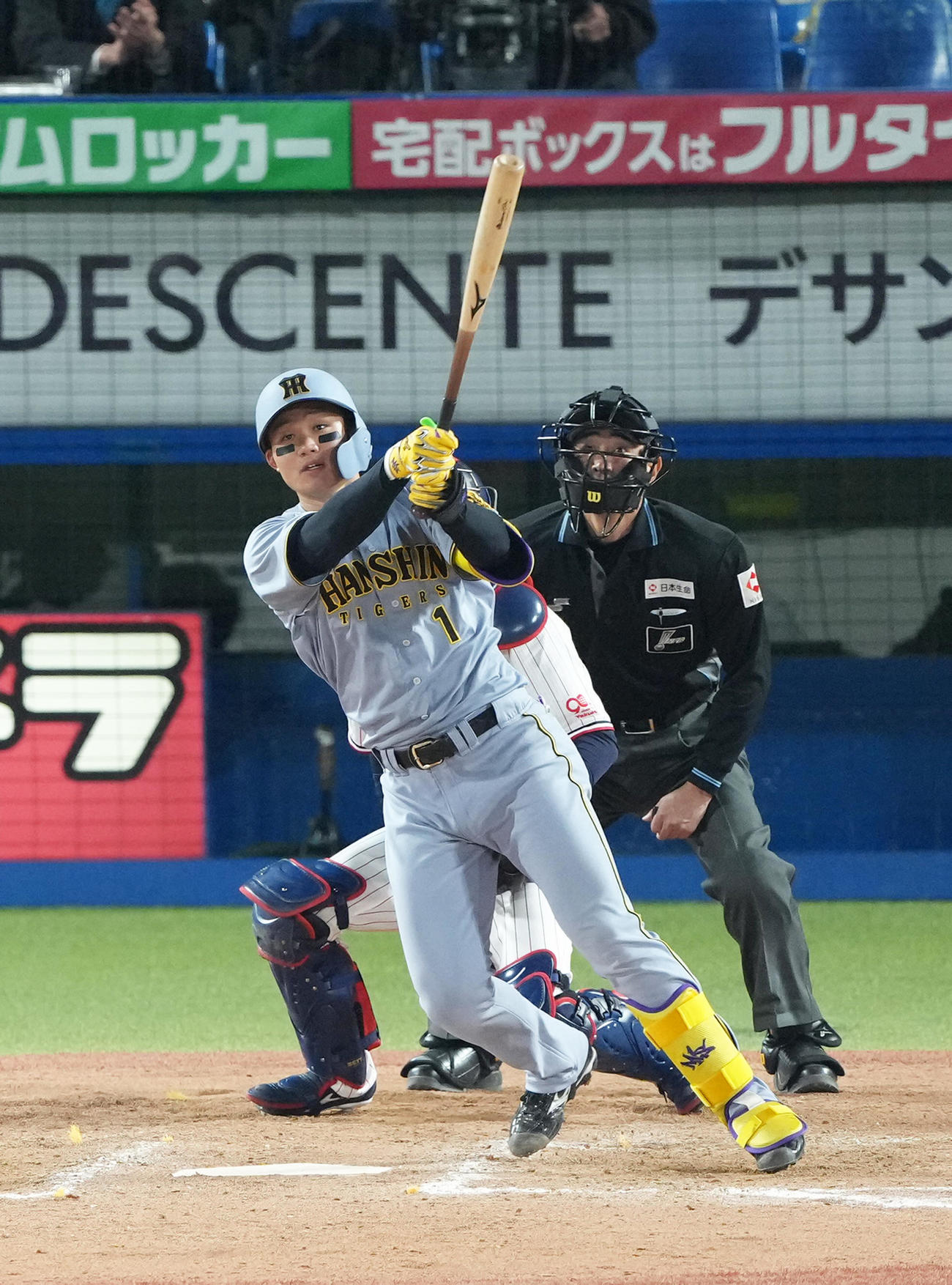 ヤクルト対阪神　9回表阪神2死一塁、森下は中適時二塁打を放つ（撮影・足立雅史）