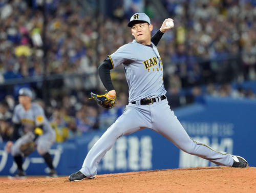 DeNA対阪神　7回途中からマウンドに上がった阪神及川（撮影・たえ見朱実）