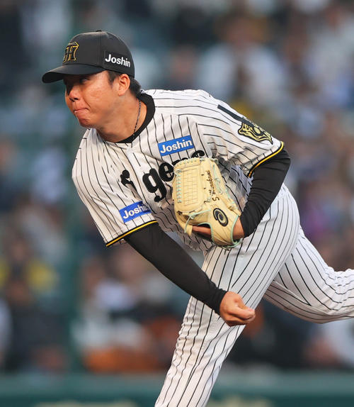 阪神対巨人　阪神先発の村上（撮影・上山淳一）