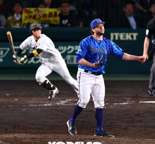 阪神対DeNA 5回裏阪神2死二塁、ケイは近本に左前適時打を浴びる（撮影・上田博志）