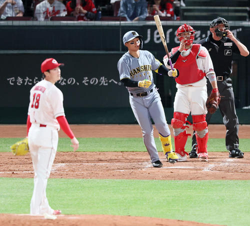 広島対阪神　5回表阪神2死一、三塁、森下は適時敵失で追加点を挙げる。投手森下（撮影・加藤哉）
