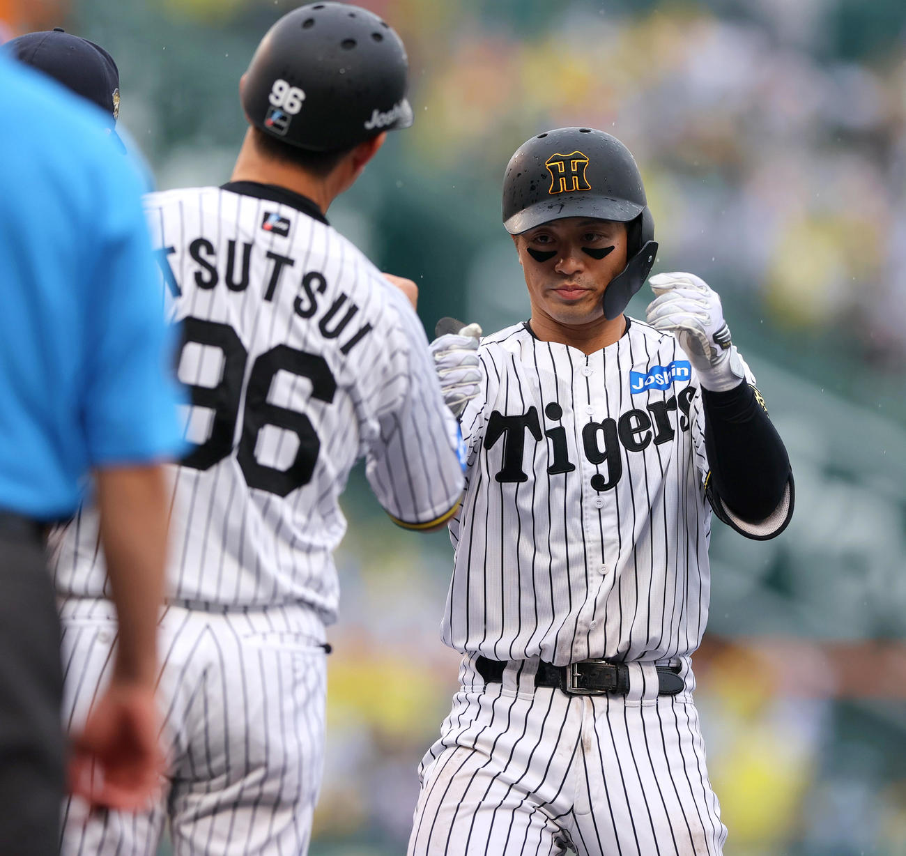 阪神対オリックス　3回裏阪神無死、坂本は左前打を放つ（撮影・上山淳一）