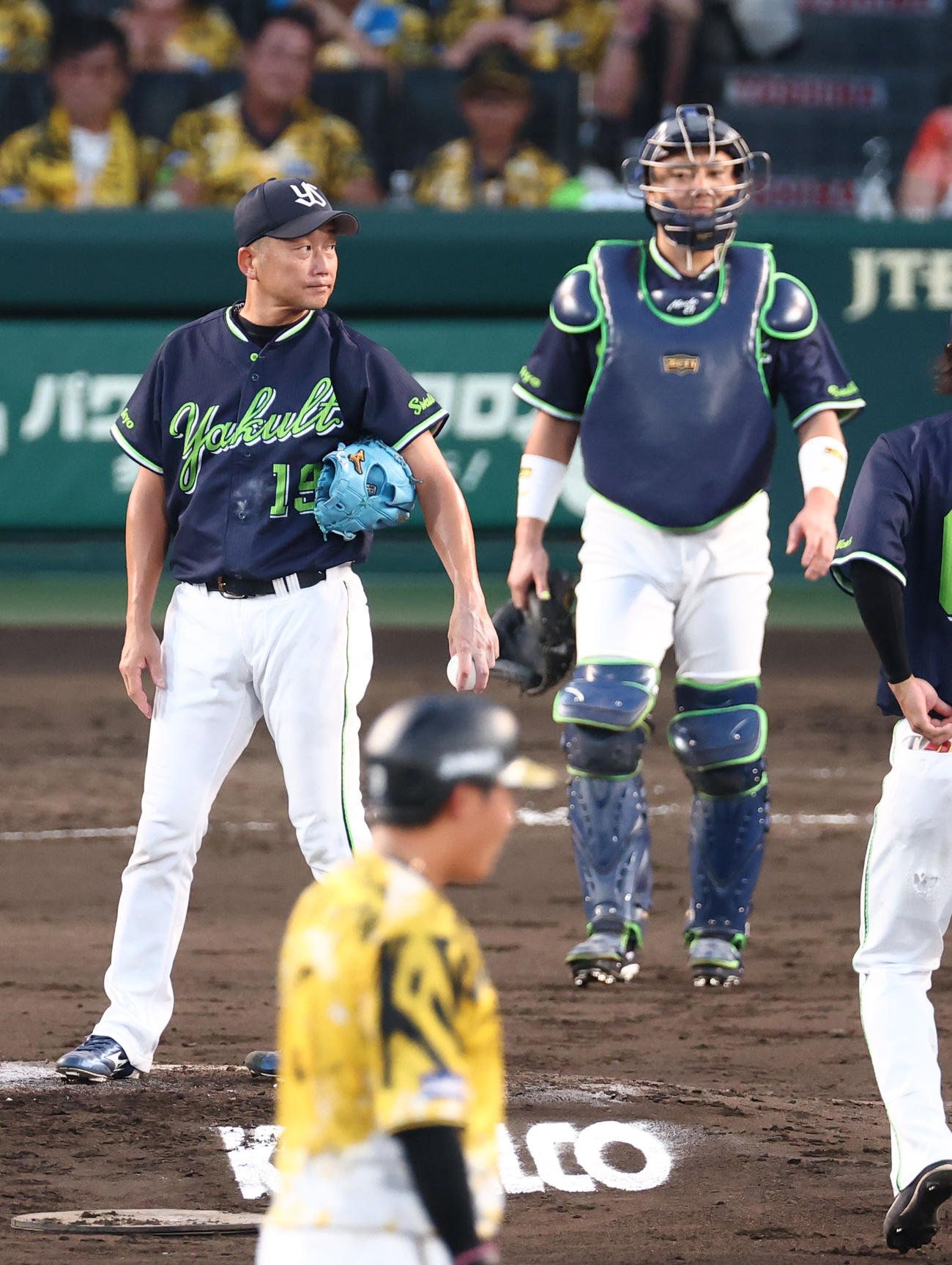 阪神対ヤクルト　4回途中で降板となった石川（撮影・上田博志）