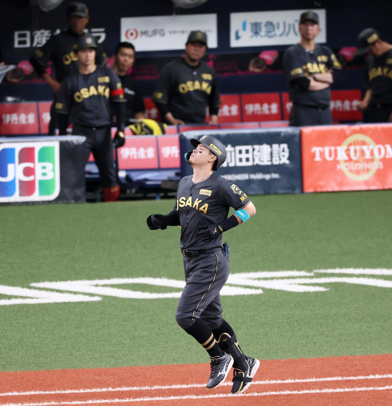 阪神対中日　5回裏阪神2死一塁、二ゴロに倒れた佐藤輝（撮影・加藤哉）