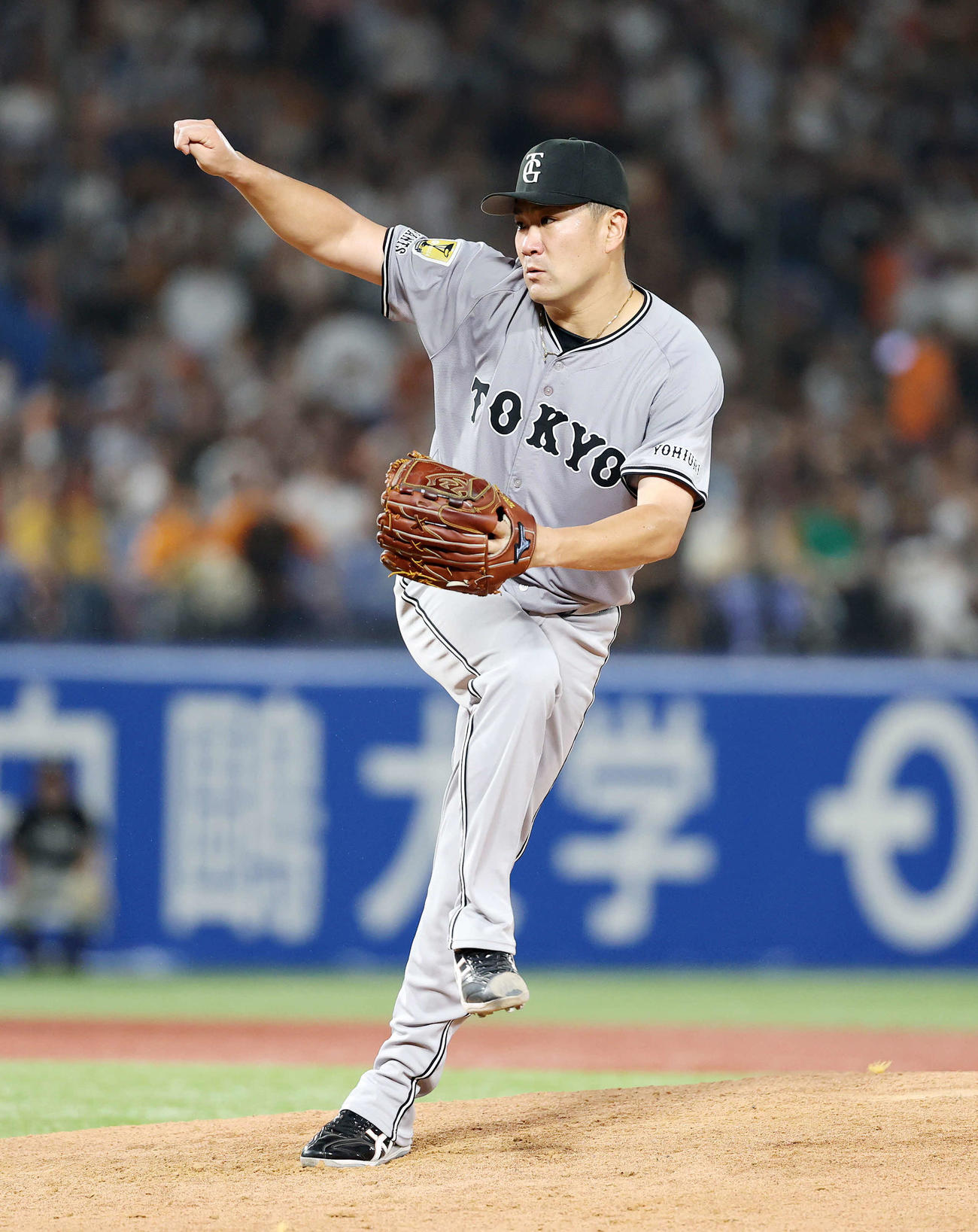 ヤクルト対巨人　力投する巨人先発の田中将（撮影・鈴木正人）