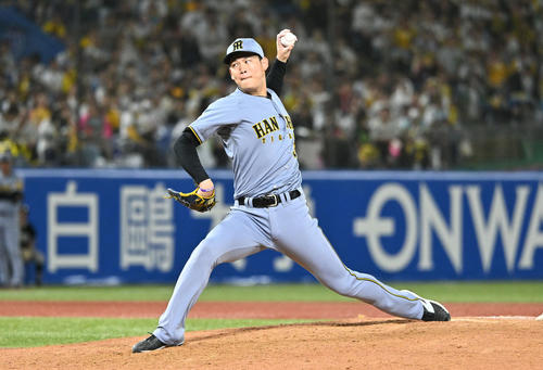 ヤクルト対阪神　阪神3番手の及川（撮影・滝沢徹郎）