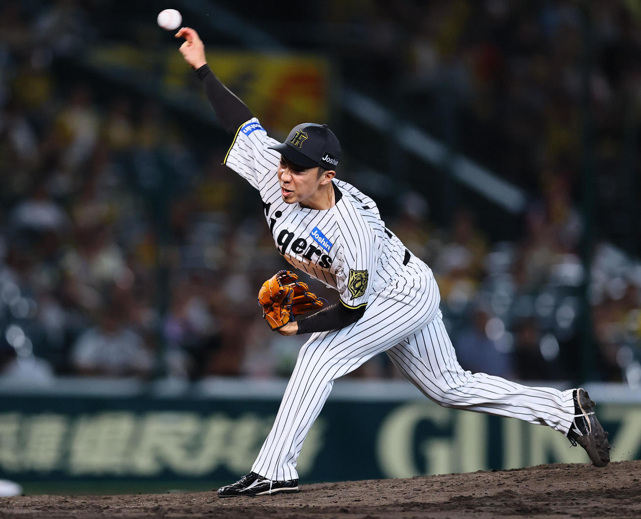 阪神対中日　9回に登板した阪神石井（撮影・藤尾明華）