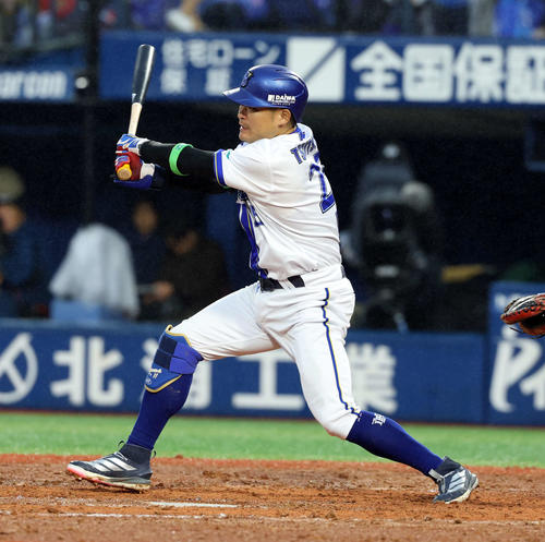 DeNA対巨人　8回裏DeNA無死一、二塁、筒香は左前打を放つ（撮影・浅見桂子）