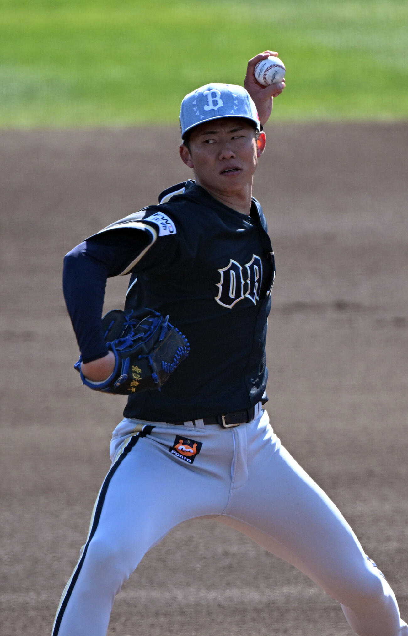 ライブBPに登板するオリックス曽谷（撮影・和賀正仁）