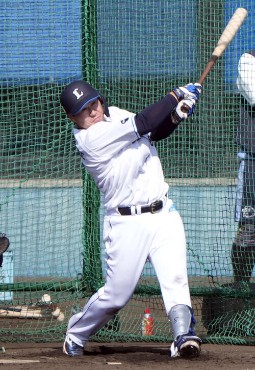 打撃練習を行う西武渡部聖弥（2026年2月撮影）