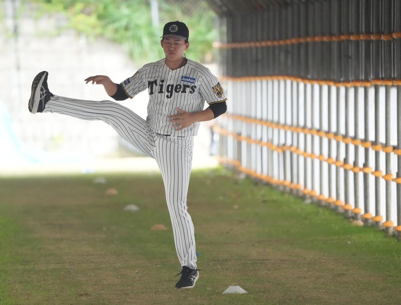 トレーニングをする立石（撮影・森本幸一）