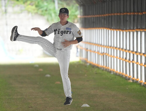 トレーニングをする立石（撮影・森本幸一）